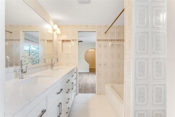 Bathroom, Dual Sink Vanities, Interior, Wood Texture Flooring