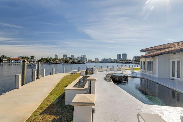 Exterior, Pool, Water