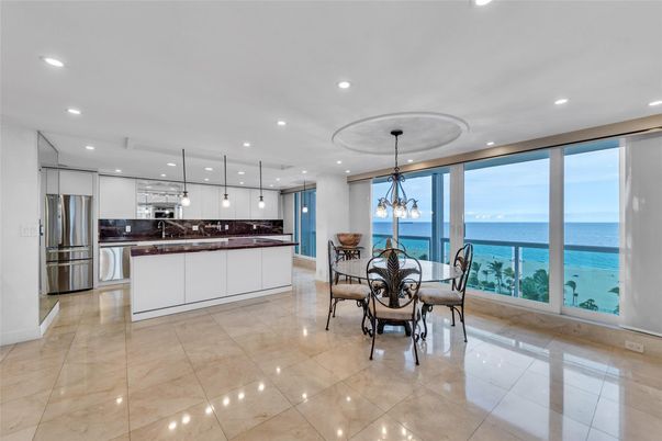 Chandelier, Dining room, Interior, Kitchen, Pendant Lights, Recessed Lighting, Stainless Steel Appliances, Water