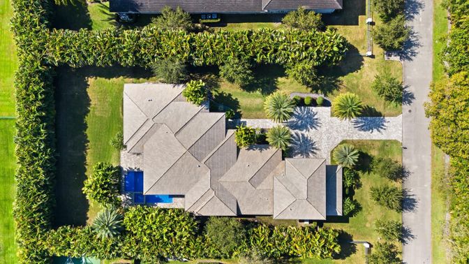 Exterior, Drone