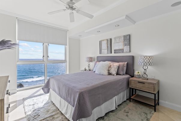 Bedroom, Interior, Recessed Lighting, Water