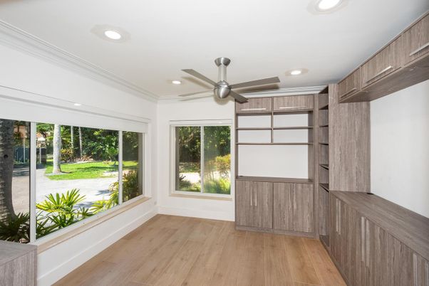 Interior, Recessed Lighting, Wood Texture Flooring