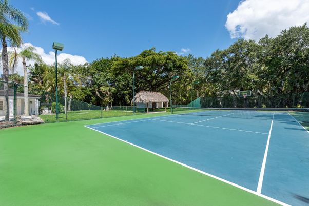 Exterior, Tennis Courts