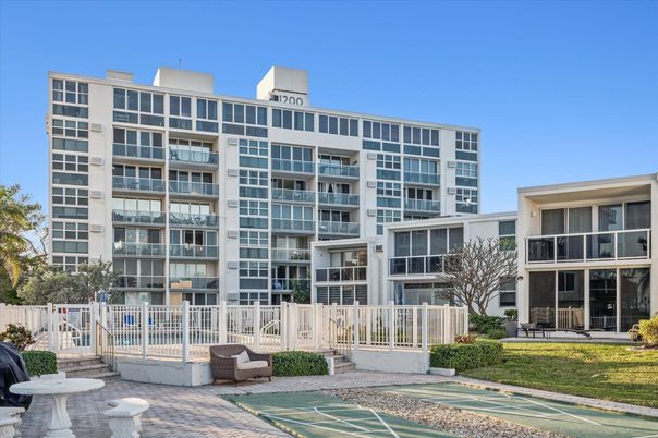 Exterior, Facade, Condo Building