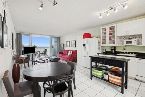 Dining room, Interior, Kitchen, Living room