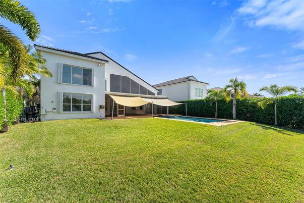 Backyard, Exterior, Pool