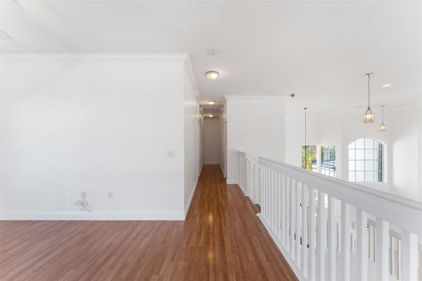 Interior, Pendant Lights, Wood Texture Flooring