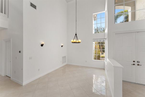 Empty room, Interior, Pendant Lights