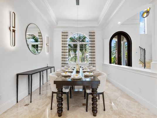 Dining room, Interior, Recessed Lighting