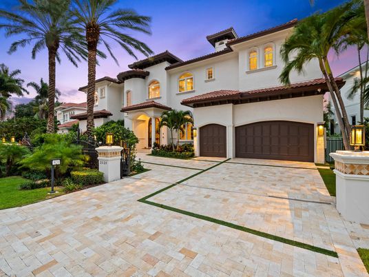 Attached, Exterior, Facade, Spanish Mediterranean