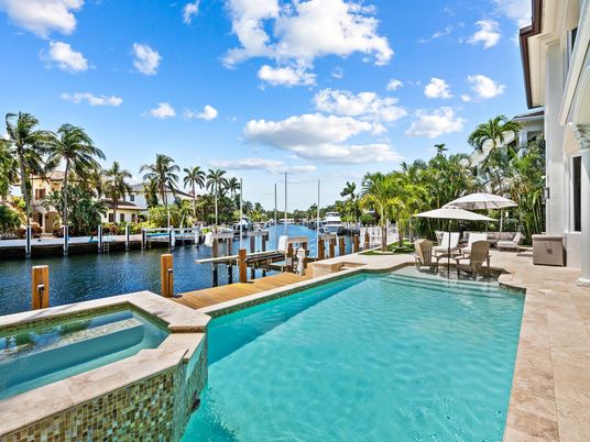 Exterior, Pool, Water