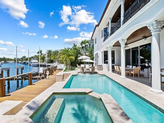 Exterior, Pool, Water