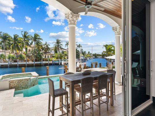 Exterior, Pool, Water