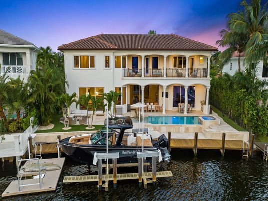 Exterior, Pool, Water