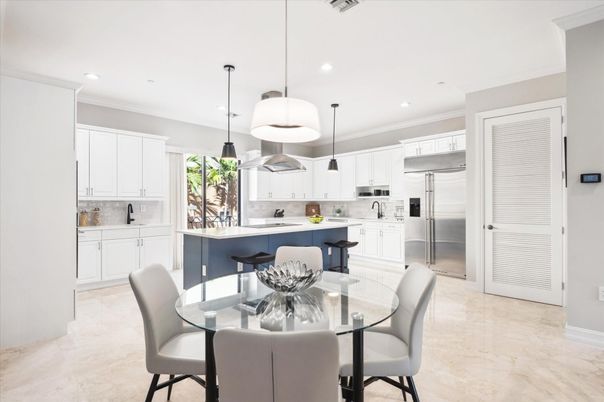 Dining room, Interior, Kitchen, Pendant Lights, Recessed Lighting, Stainless Steel Appliances