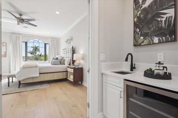 Interior, Kitchen, Living room, Recessed Lighting, Wood Texture Flooring
