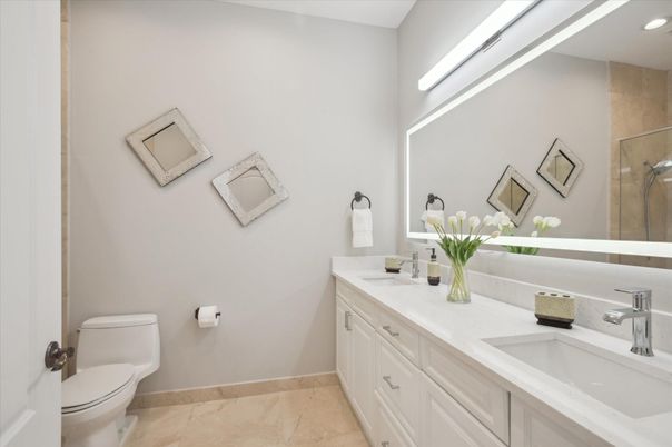 Bathroom, Dual Sink Vanities, Interior, Recessed Lighting