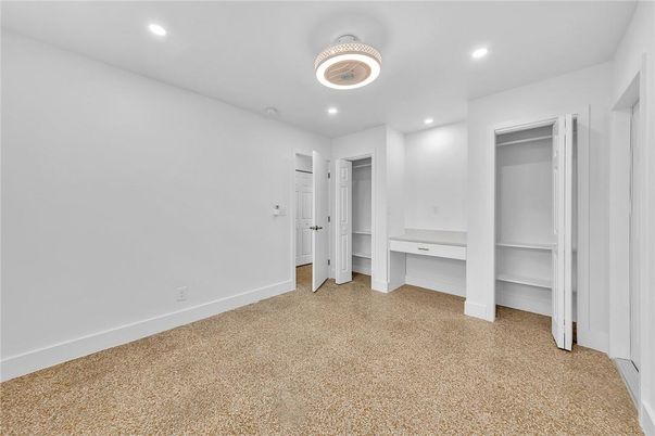 Empty room, Interior, Recessed Lighting