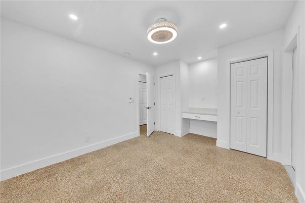 Empty room, Interior, Recessed Lighting