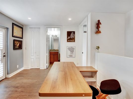 Interior, Recessed Lighting, Wood Texture Flooring