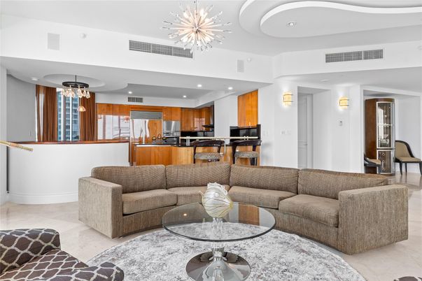 Interior, Kitchen, Living room, Pendant Lights, Recessed Lighting, Stainless Steel Appliances