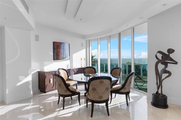 Dining room, Interior, Recessed Lighting, Water