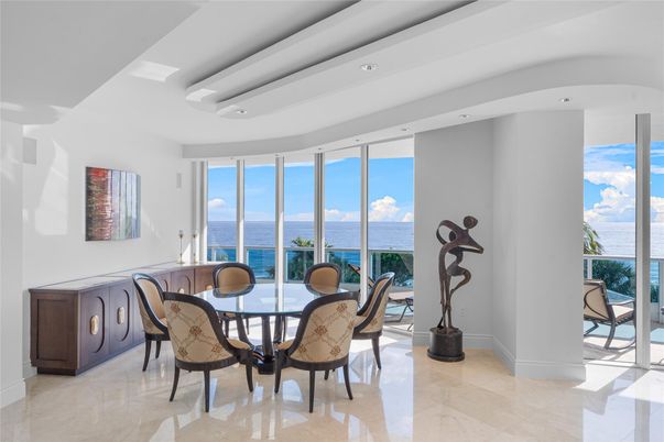 Dining room, Interior, Recessed Lighting, Water