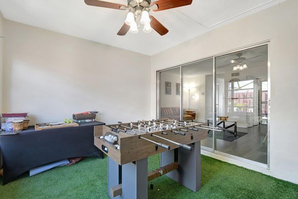 Game Room, Interior