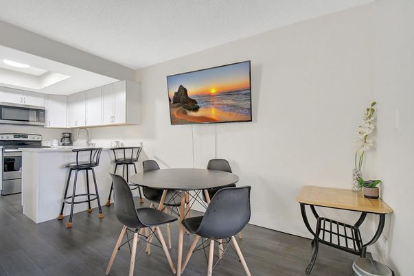 Dining room, Interior, Kitchen, Stainless Steel Appliances, Wood Texture Flooring
