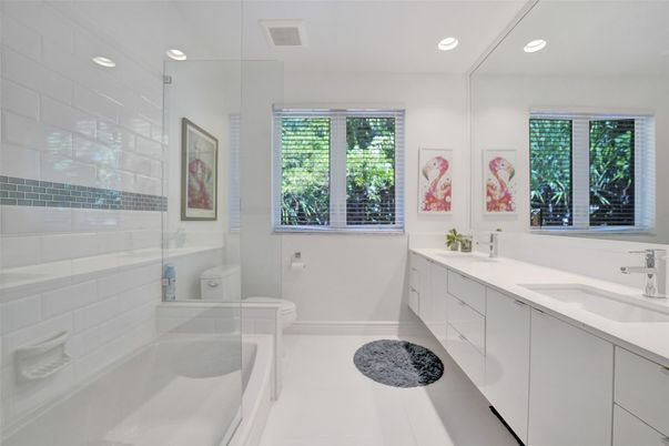 Bathroom, Dual Sink Vanities, Interior, Recessed Lighting
