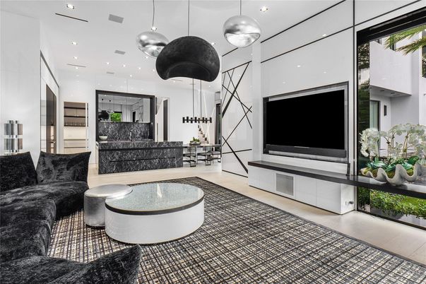 Interior, Living room, Pendant Lights, Recessed Lighting