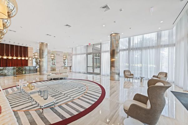 Interior, Living room, Pendant Lights, Recessed Lighting