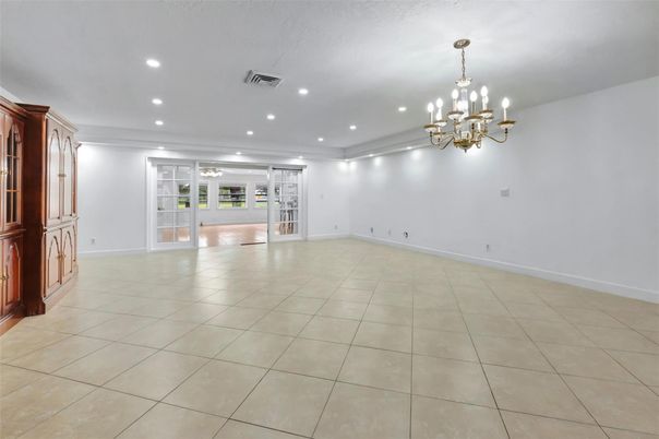 Chandelier, Empty room, Interior, Recessed Lighting