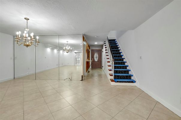 Chandelier, Empty room, Interior, Recessed Lighting