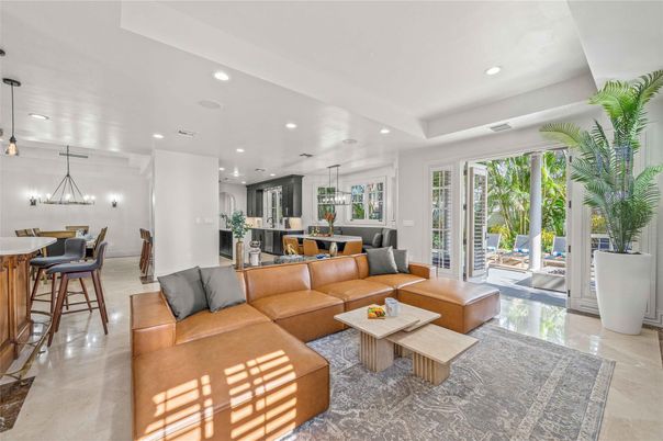 Dining room, Interior, Kitchen, Living room, Pendant Lights, Recessed Lighting, Stainless Steel Appliances