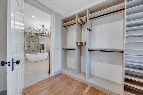 Interior, Pendant Lights, Recessed Lighting, Walk-in Closets, Wood Texture Flooring