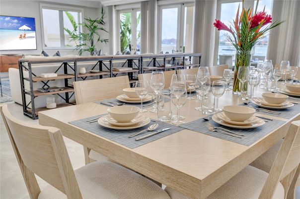 Dining room, Interior