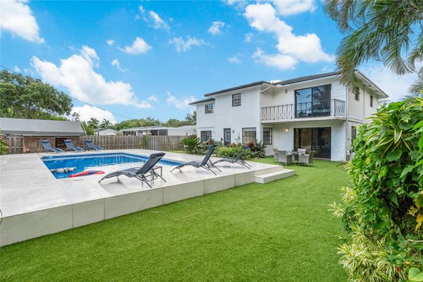 Backyard, Exterior, Pool
