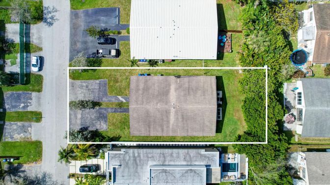 Exterior, Drone