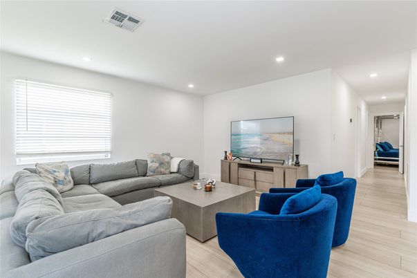 Interior, Living room, Recessed Lighting, Wood Texture Flooring