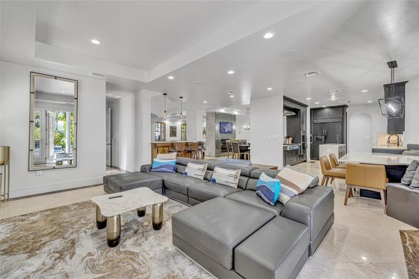 Dining room, Interior, Living room, Pendant Lights, Recessed Lighting