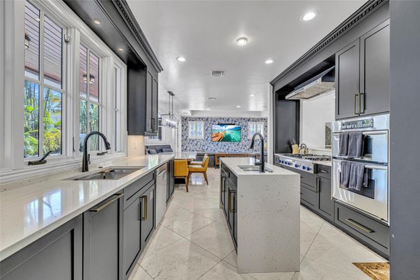 Dining room, Interior, Kitchen, Pendant Lights, Recessed Lighting, Stainless Steel Appliances