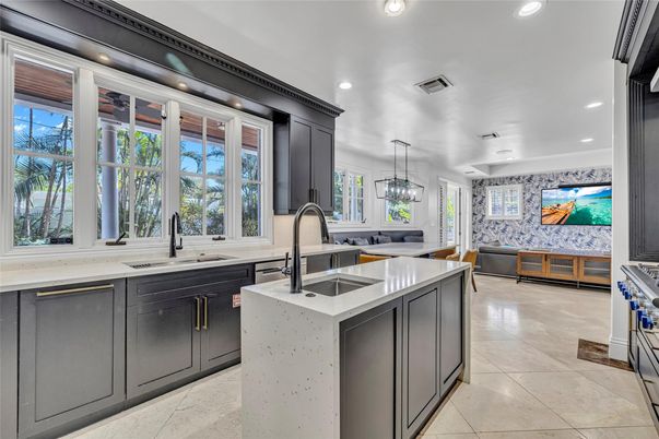 Dining room, Interior, Kitchen, Pendant Lights, Recessed Lighting, Stainless Steel Appliances
