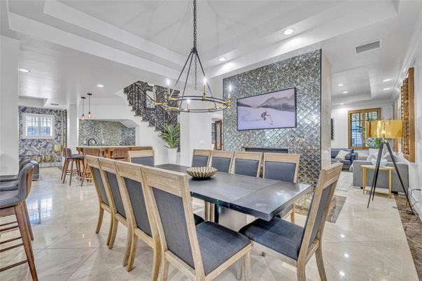 Dining room, Interior, Living room, Pendant Lights, Recessed Lighting