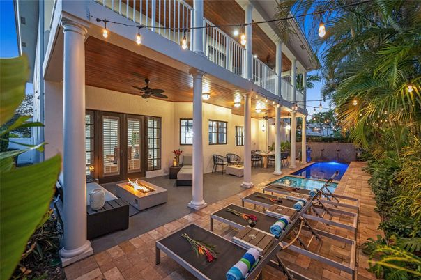 Exterior, Pool