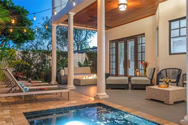Exterior, Pool