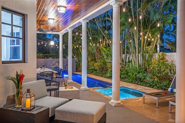 Exterior, Pool