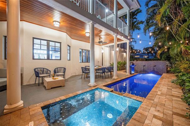 Exterior, Pool