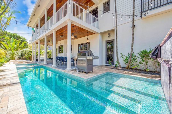 Exterior, Pool