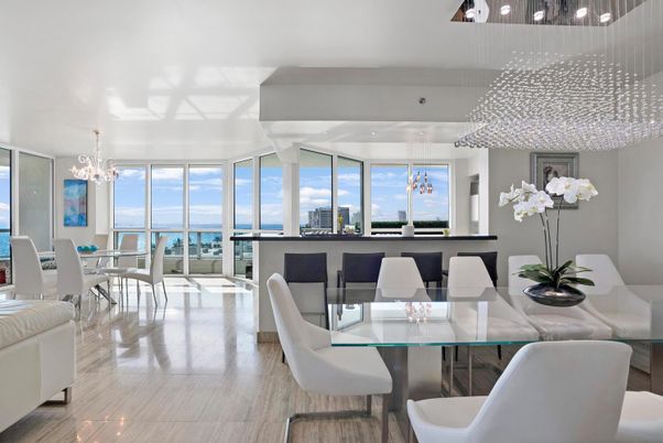 Chandelier, Dining room, Interior, Pendant Lights
